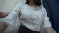 最新红T裤男居家约斯文眼镜小学老师良家人妻美少妇轻轻一搞就淫水泛滥湿透红内内边拍边肏