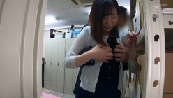 AKDL-111 【職場でヤレる女】 巨乳ニットの女の子 セフレ関係になり勤務中に中出しとごっくんさせた性交記録 営業部（24歳） るいちゃん 三浦るい