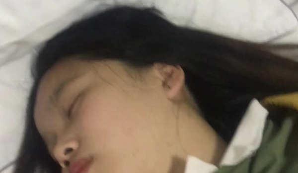 【MJ极品】价值1500RMB的年轻巨乳小妹下药