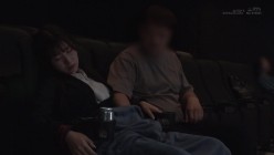 SDAM-083 映画館のレイトショーでうたた寝するお疲れ気味OLを拘束してブランケットの中のねっとり粘着手淫でサイレント失禁イキさせる